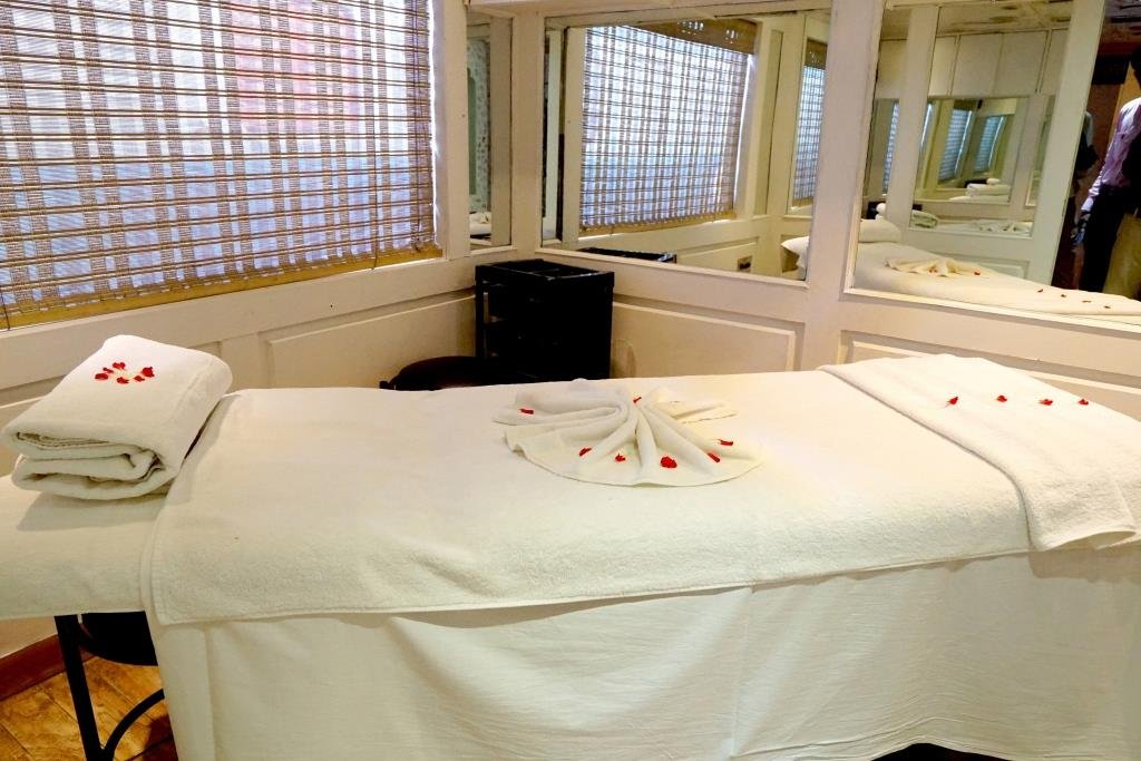 Palace on wheels SPA
